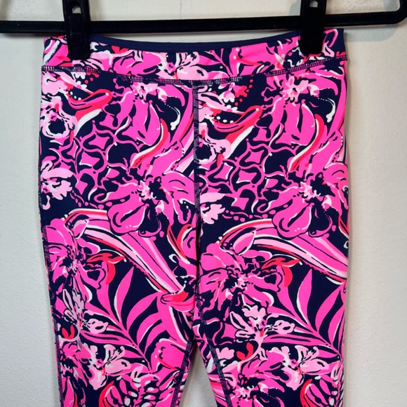 Lilly Pulitzer Girls Luxletic Mini Weekender Leggings Pink Navy Blue Floral XL - Picture 2 of 9